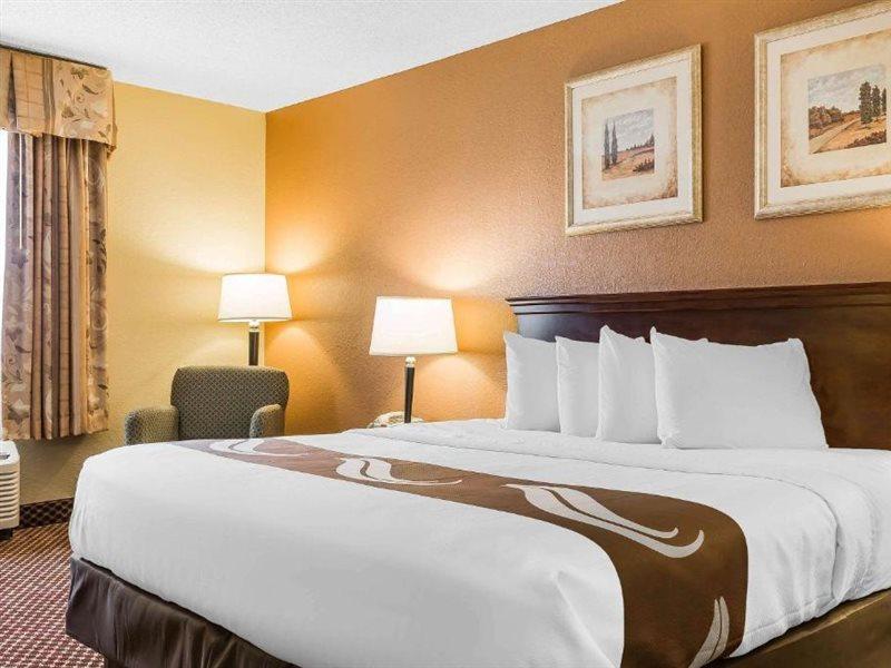 Quality Inn & Suites Bloomington University Area מראה חיצוני תמונה