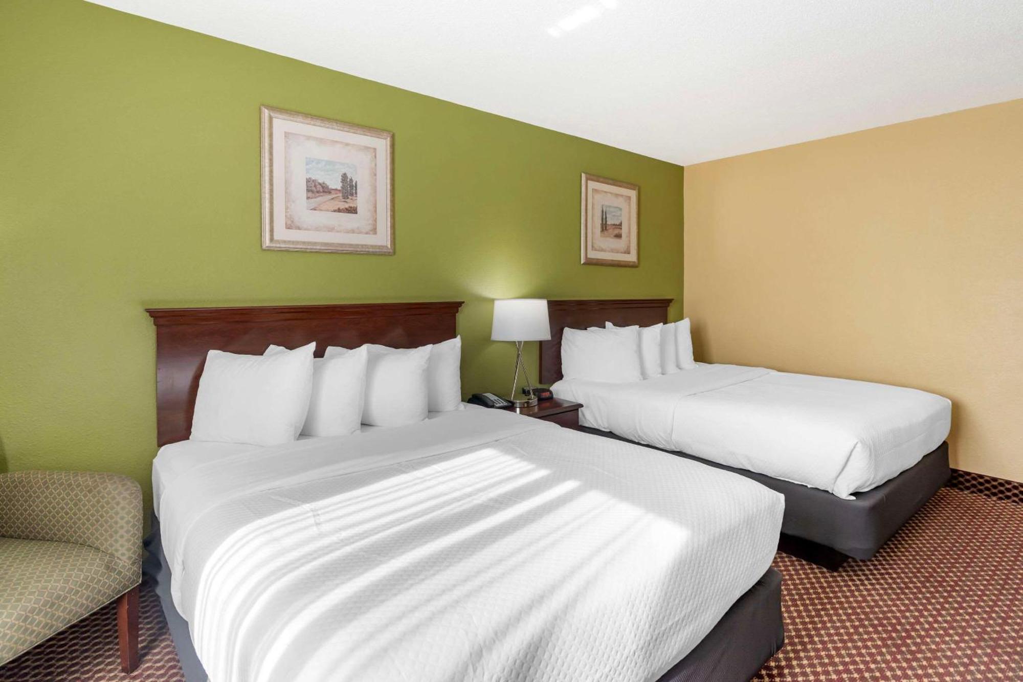 Quality Inn & Suites Bloomington University Area מראה חיצוני תמונה
