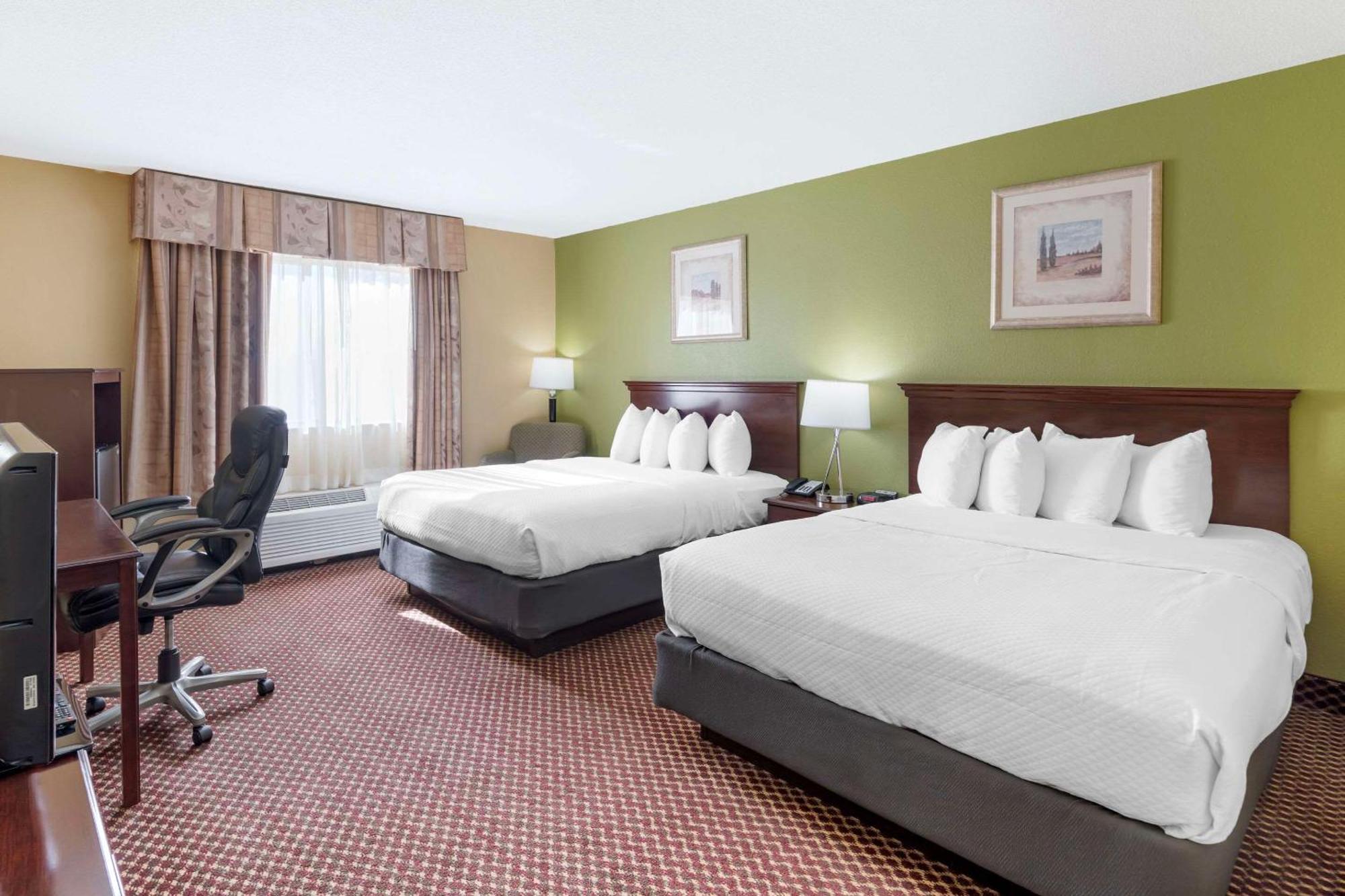 Quality Inn & Suites Bloomington University Area מראה חיצוני תמונה