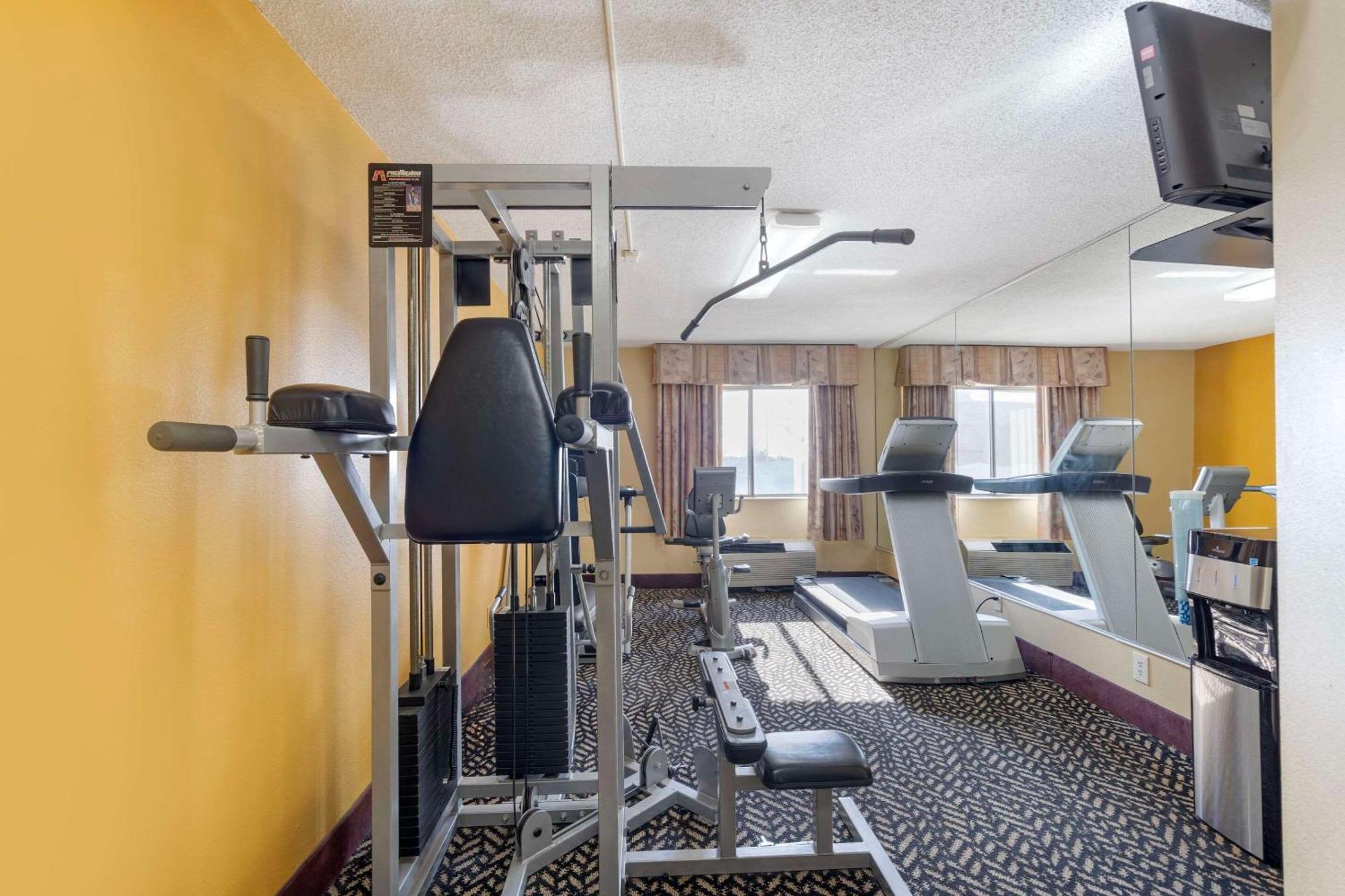 Quality Inn & Suites Bloomington University Area מראה חיצוני תמונה