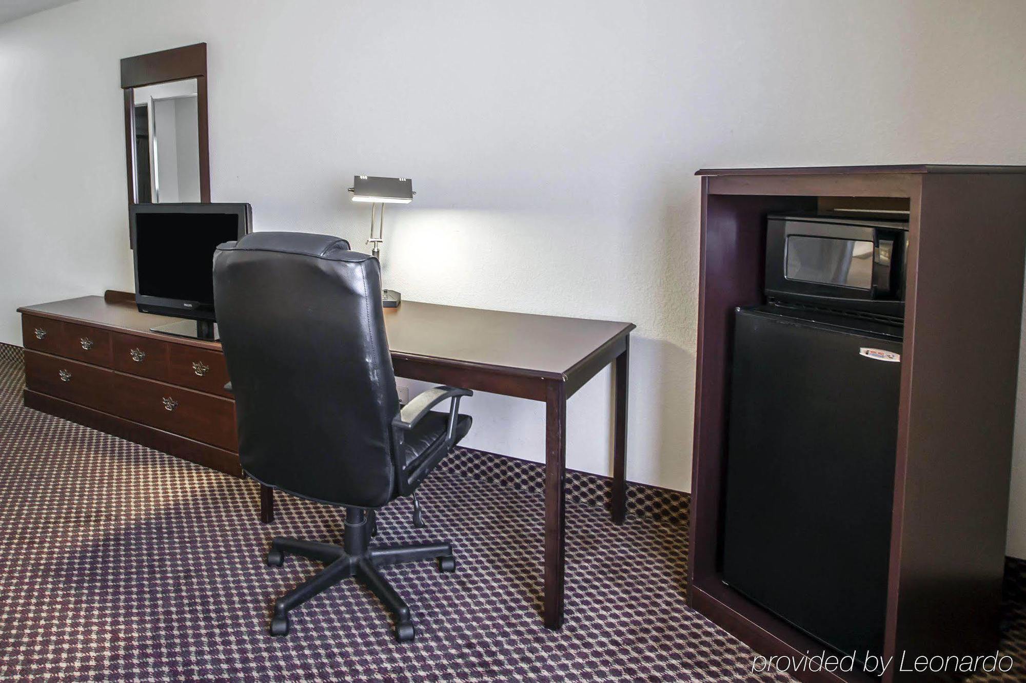 Quality Inn & Suites Bloomington University Area מראה חיצוני תמונה