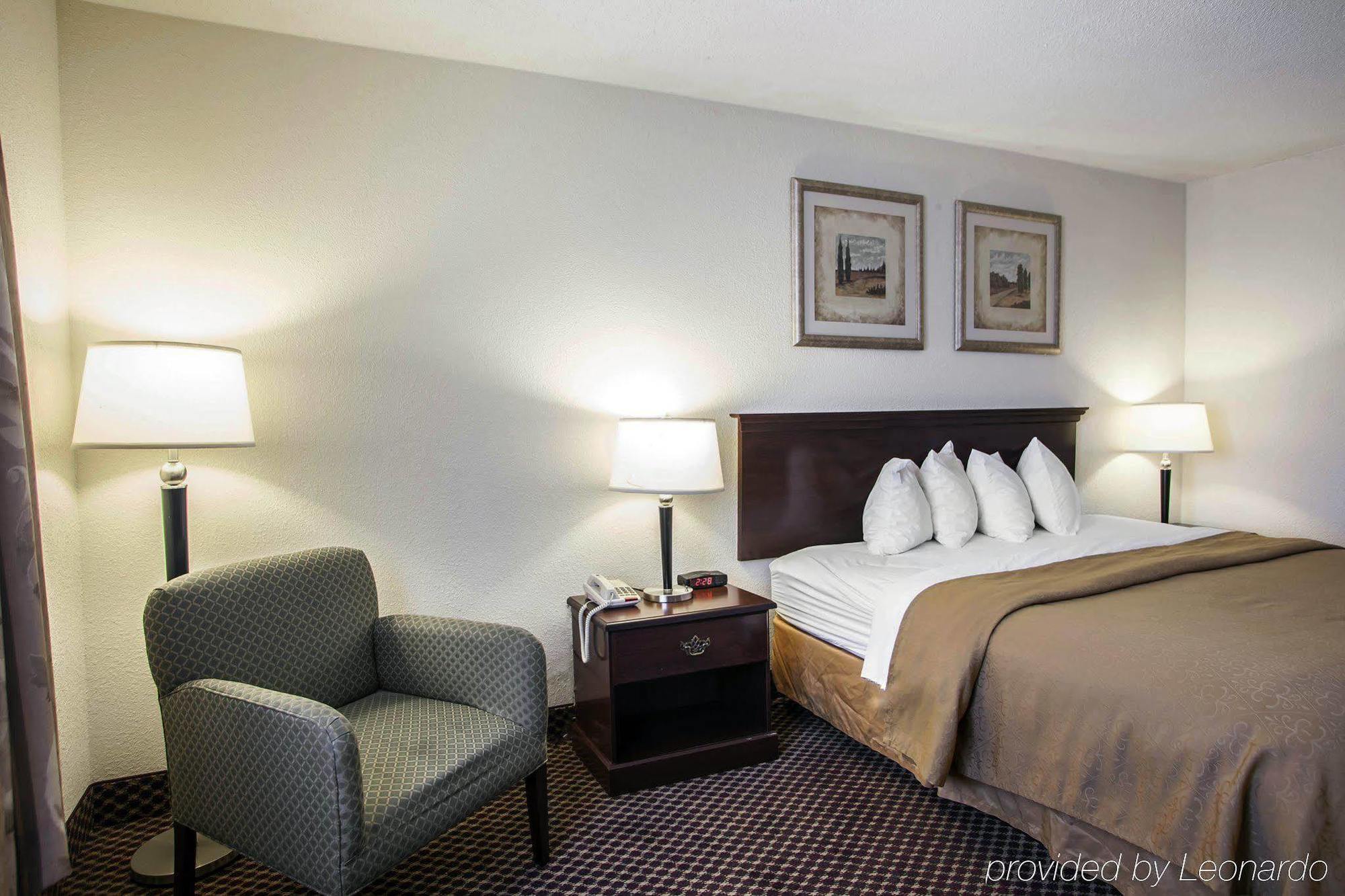 Quality Inn & Suites Bloomington University Area מראה חיצוני תמונה