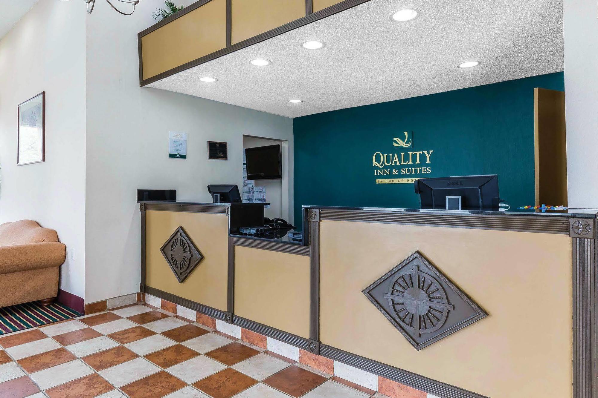 Quality Inn & Suites Bloomington University Area מראה חיצוני תמונה